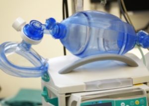 Respiratory mask with resuscitator for ventilation of a patient